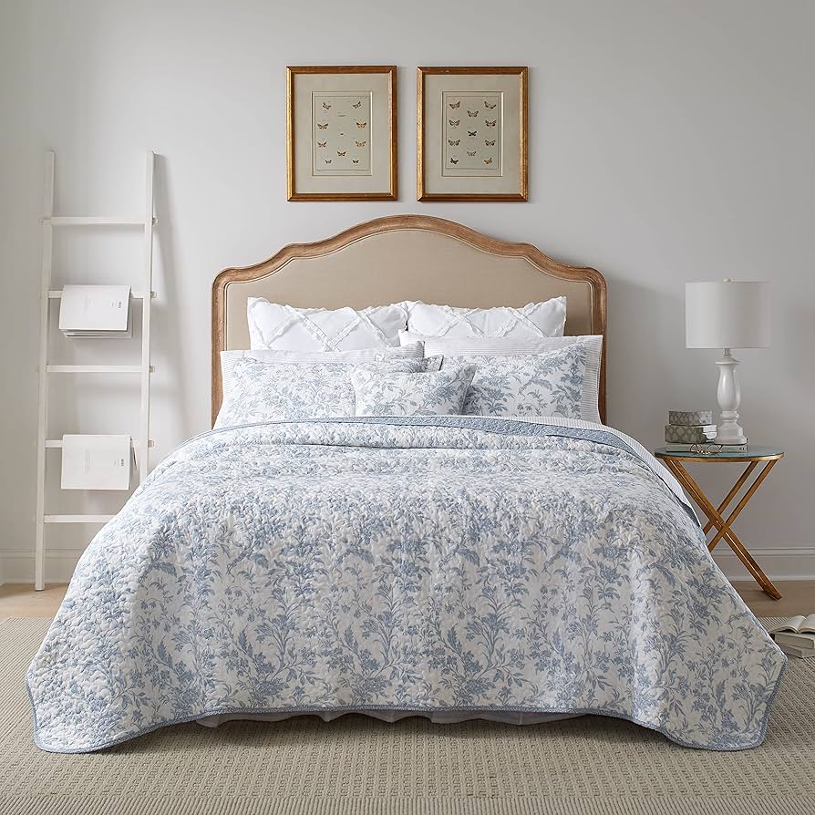 Amazon.com: Laura Ashley- Queen Quilt Set, Cotton Reversible